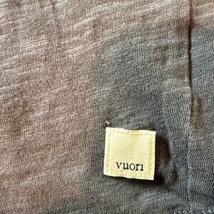 Viori 
Men's Gray T-Shirt XXL charcoal color